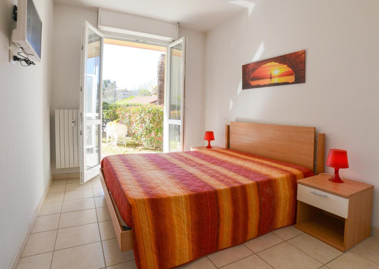 Residence Laura Bordighera Buitenkant foto