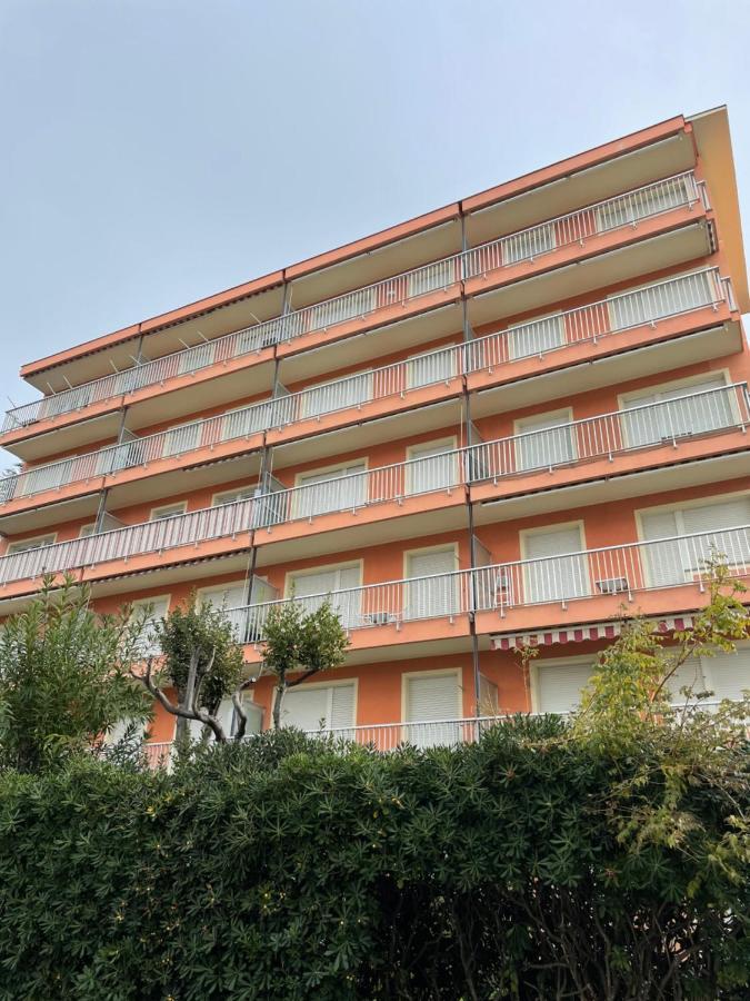 Residence Laura Bordighera Buitenkant foto