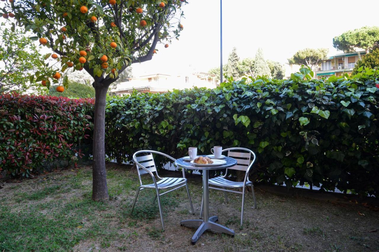 Residence Laura Bordighera Buitenkant foto